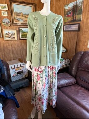 Vintage Pleated Floral Skirt